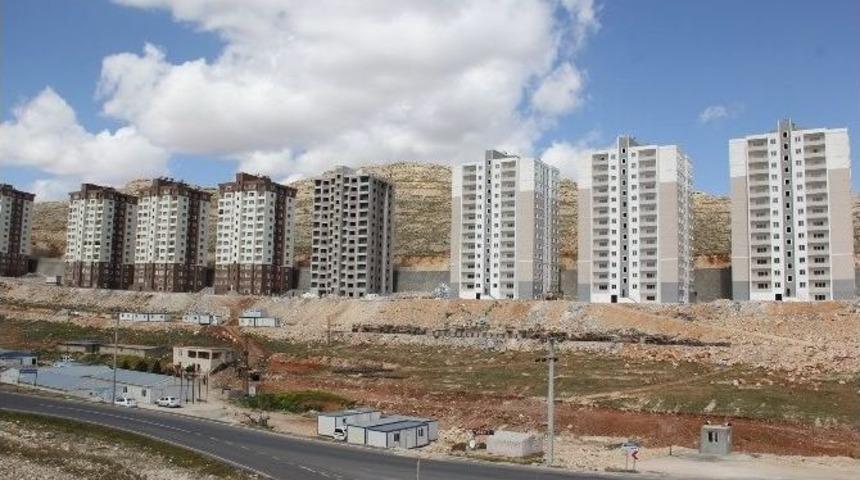 Ekinci, Yeni Yapılan Konutlar Hakkında Bilgi Verdi