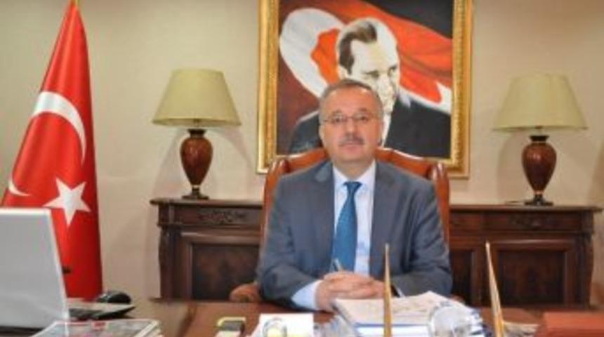 Kars Valisi G&uuml;nay &Ouml;zdemir, &ldquo;t&uuml;rk Polis Teşkilatı&rsquo;mızın 171. Yıld&ouml;n&uuml;m&uuml;n&uuml; Hep Birlikte Kutlamanın Gurur Ve Mutluluğunu Yaşıyoruz&rdquo;