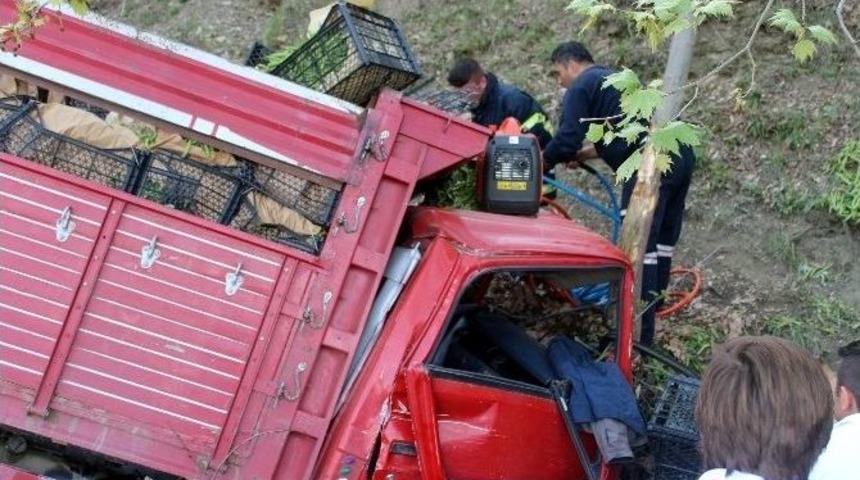 Freni Boşalan Kamyonetin S&uuml;r&uuml;c&uuml;s&uuml; &Ouml;l&uuml;mden D&ouml;nd&uuml;