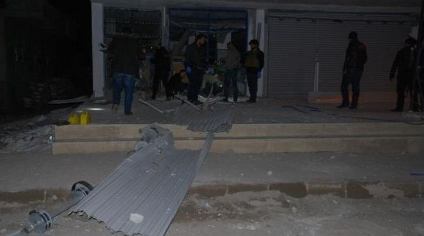 Batman’da Bir Alışveriş Mağazasına Bombalı Saldırı Düzenlendi