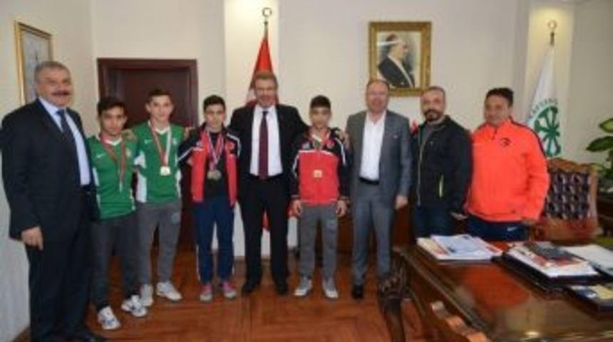 Kayseri Şeker G&uuml;reş&ccedil;ileri Altın Madalyalarla D&ouml;nd&uuml;ler