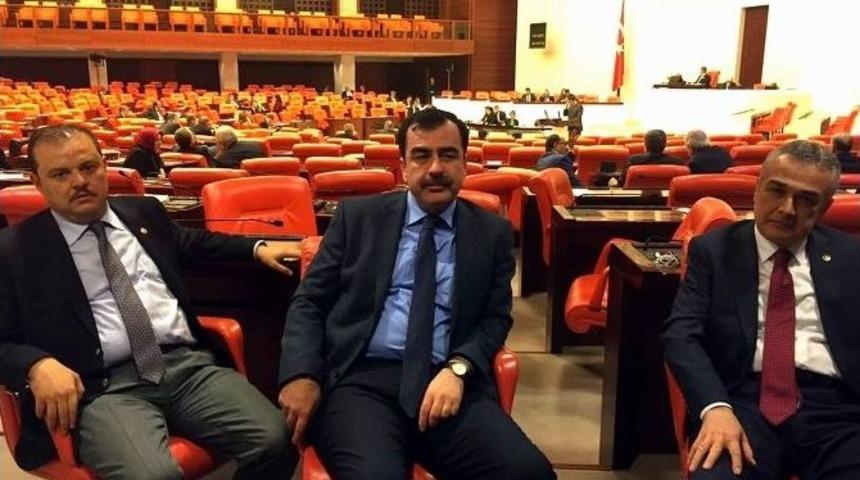 Ege&rsquo;nin Ak Parti&rsquo;li Vekilleri Bakan Ramazanoğlu&rsquo;na Sahip &Ccedil;ıktı