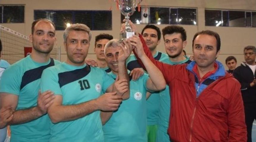 Tatvan&rsquo;da Kurumlar Arası Voleybol Turnuvası