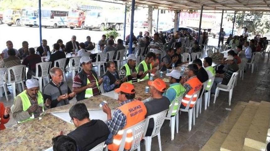 Başkan Turgut, Personeliyle Yemekte Buluştu