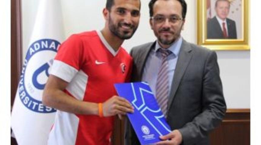 Şampiyondan Rekt&ouml;r Bircan&rsquo;a Madalya S&ouml;z&uuml;