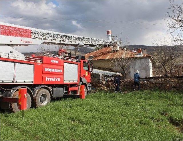 Çatıda Boya Yaparken Elektrik Akımına Kapılıp Öldü