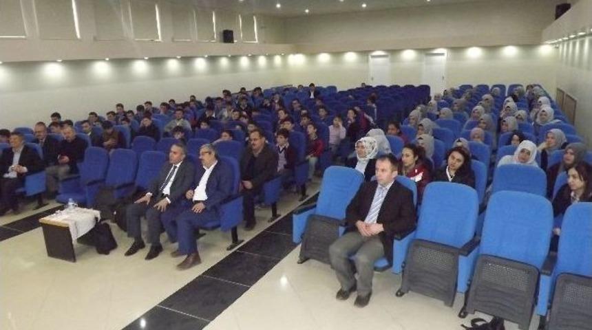 &Ouml;ğrencilere Arap&ccedil;a Dili Konulu Konferans Verildi