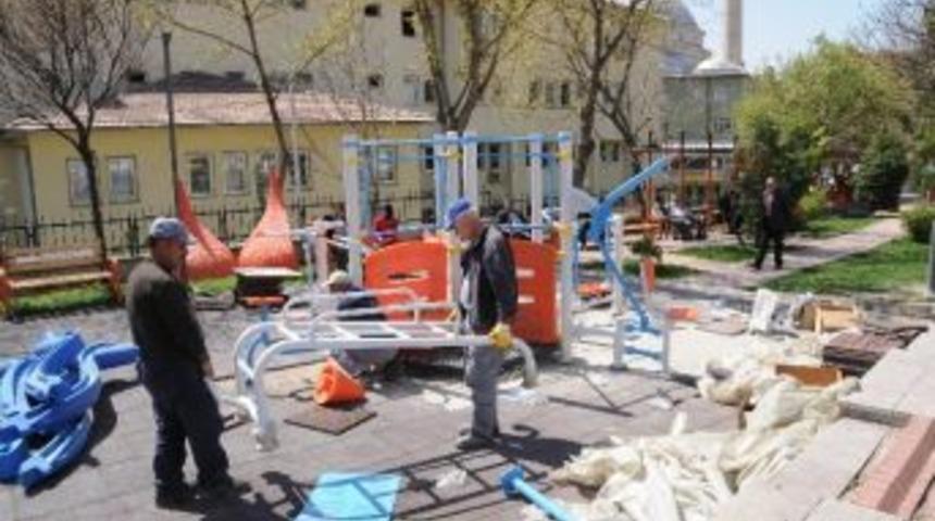 Mamak&rsquo;ta Parklar Bahara Hazır