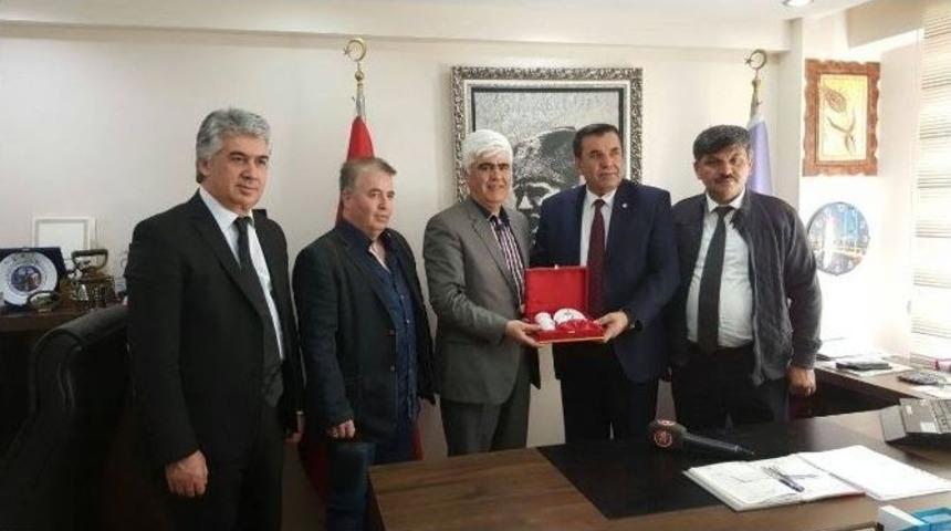 Kızılay Şube Başkanı Girgin&rsquo;den Tuhafiyeciler Odası&rsquo;na Ziyaret