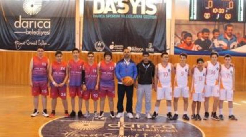 Darıca Egemenlik Kupası &Ouml;zel Fatih Ortaokulu&rsquo;nun Oldu