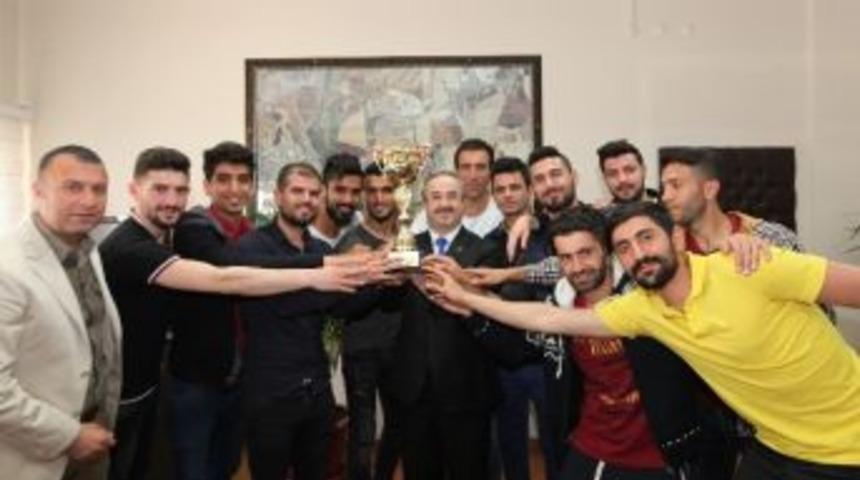 &Uuml;niversiteler Arası Futbol 1. Liginde D&uuml;&rsquo;n&uuml;n Başarısı