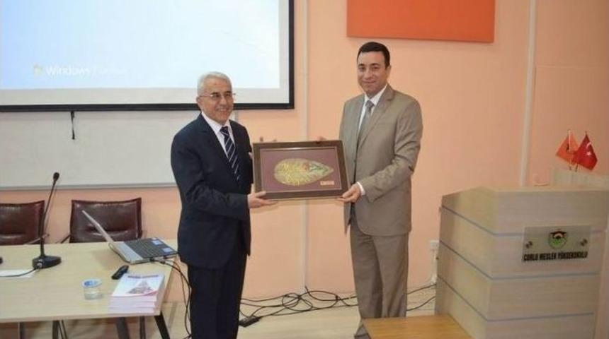 &Ccedil;orlu Meslek Y&uuml;ksekokulu&rsquo;nda Sağlıklı Beslenme Konferansı