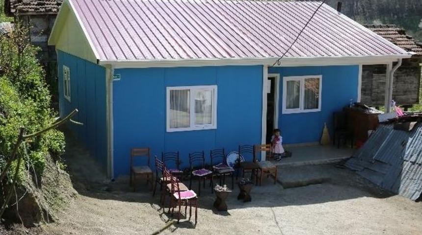 Ordu&rsquo;da İki Ailenin Prefabrik Ev Sevinci