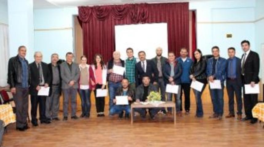 Dinar Halk Eğitimi Merkezi M&uuml;d&uuml;rl&uuml;ğ&uuml;n&uuml;n A&ccedil;tığı İngilizce Kursu Sona Erdi