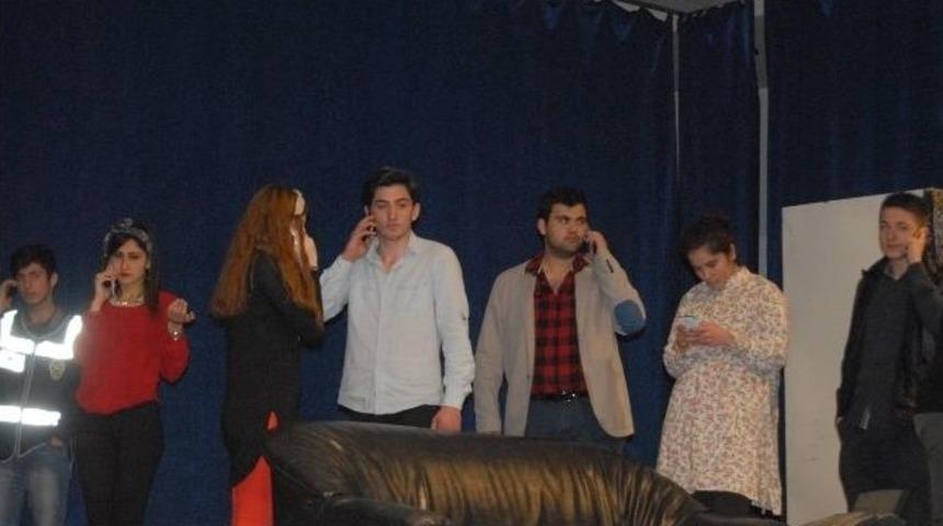 Dolandırıcılığı Ske&ccedil;lerle Anlattılar