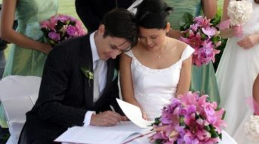 1 Yılda 3 Bin 768 &Ccedil;ift Evlendi