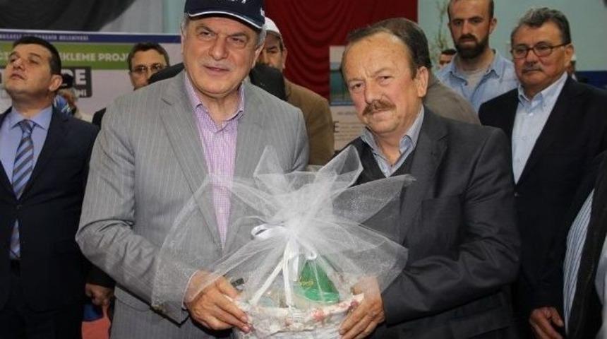 Kocaeli B&uuml;y&uuml;kşehir&rsquo;den &Ccedil;ift&ccedil;iye 74 Tonluk Tohum Desteği