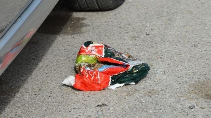 Silah &Ccedil;eken Şahıs Polisten Ka&ccedil;amadı