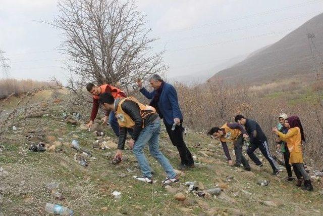 Doğa Çöplerden Arındırıldı