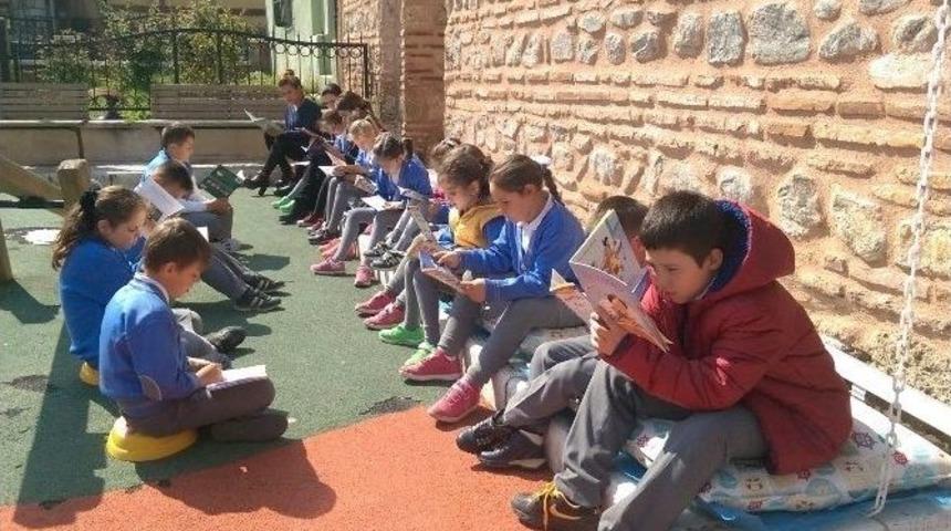 Bursa&rsquo;da Renkli K&uuml;t&uuml;phaneler Haftası Kutlaması