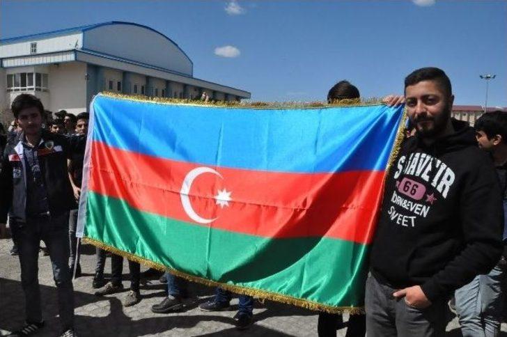 Kafkas Üniversitesi Öğrencilerinden Ermenistan’a Tepki G4