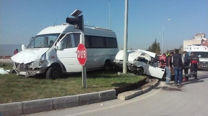 Tavşanlı&rsquo;da Trafik Kazası: 1 &Ouml;l&uuml;, 2 Yaralı