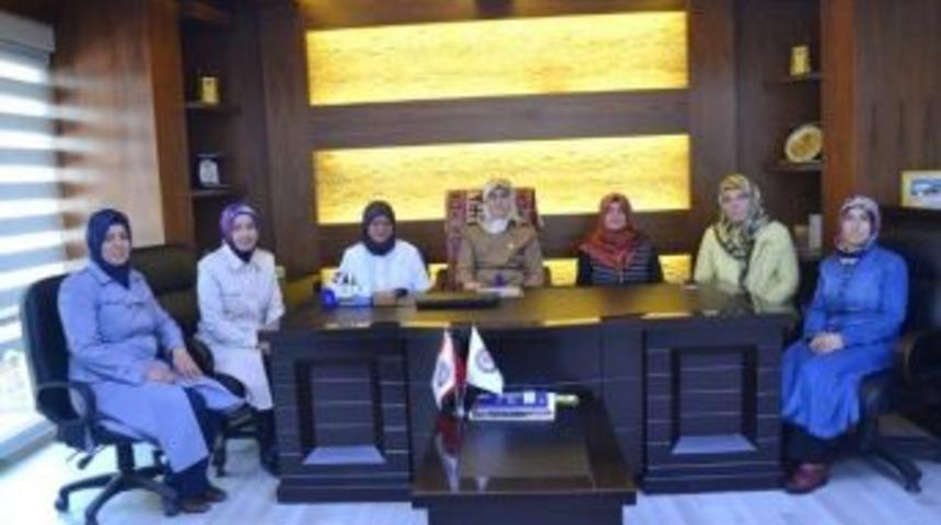 Eğitim Bir-sen Afyonkarahisar Şubesi Kadınlar Komisyonundan Kılı&ccedil;daroğlu&rsquo;na Tepki: