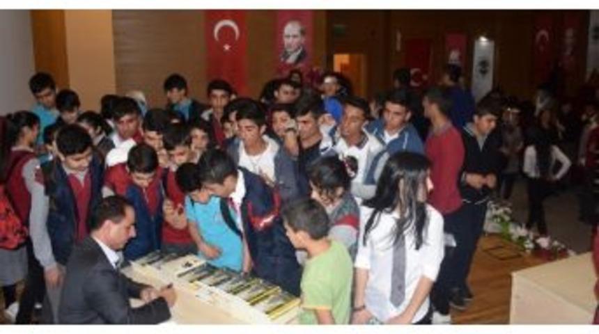 Dilovalı &Ouml;ğrencilerden Kitap Etkinliğine B&uuml;y&uuml;k İlgi