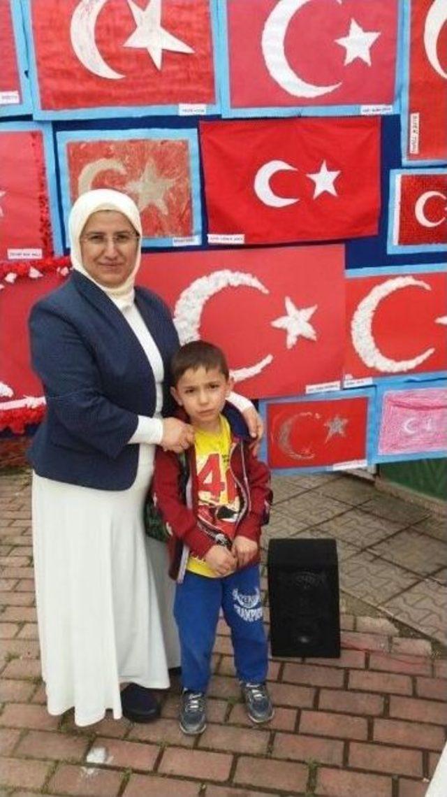 Miniklerden ’şanlı Bayrağım’ Sergisi