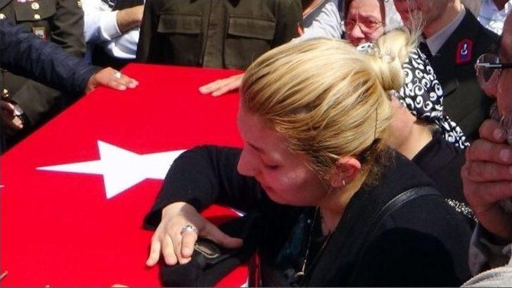 Çocukluk Arkadaşı Şehit Uzman Çavuşlar Yan Yana Defnedildi G3