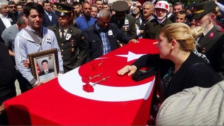 Çocukluk Arkadaşı Şehit Uzman Çavuşlar Yan Yana Defnedildi G4