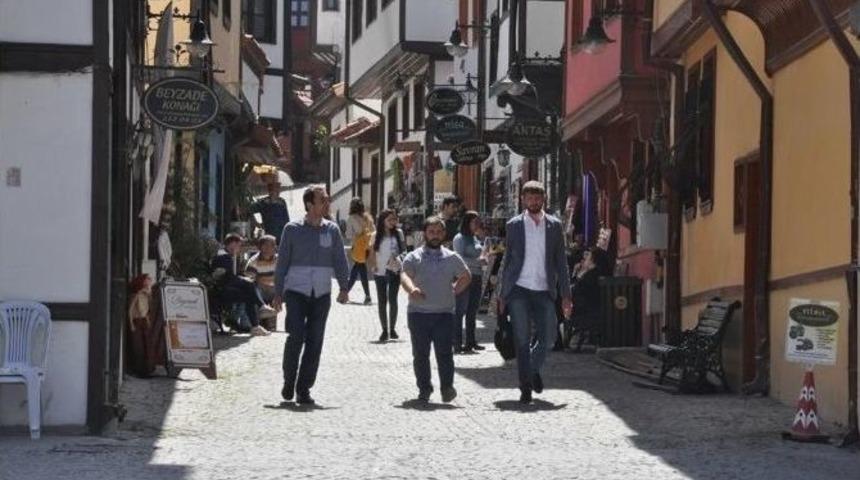 Odunpazarı Sıcakla Birlikte Şenlendi