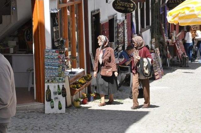 Odunpazarı Sıcakla Birlikte Şenlendi