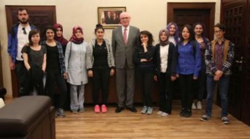 Belediyenin Eğitim Verdiği 12 Gen&ccedil;ten Ygs Başarısı