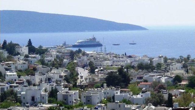 Bodrum’a İlk Turist Kafilesi Deniz Yolu İle Geldi