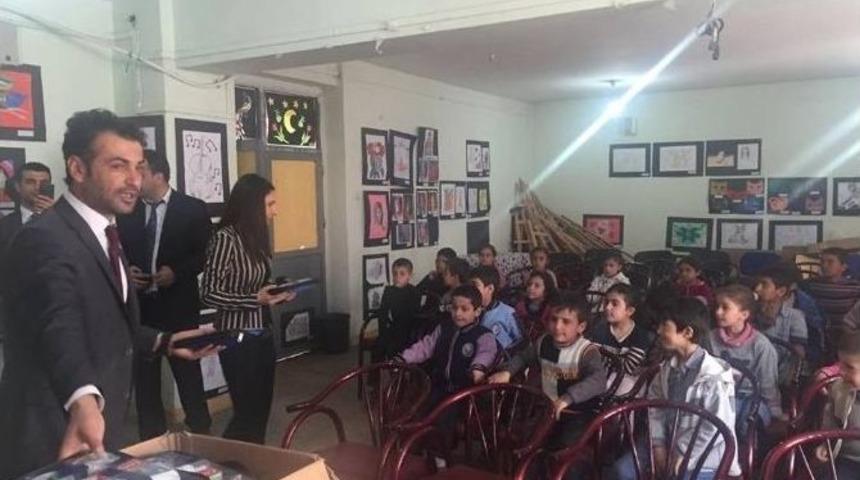 &Ouml;ğrencilere Sağlık Ve Hijyen Paketi Dağıtıldı