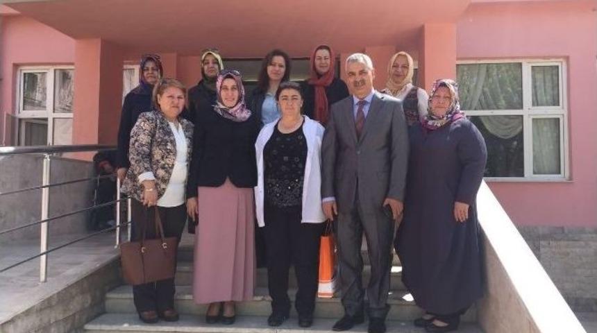 Ak Partili Kadınlardan Yaşlılara Ziyaret