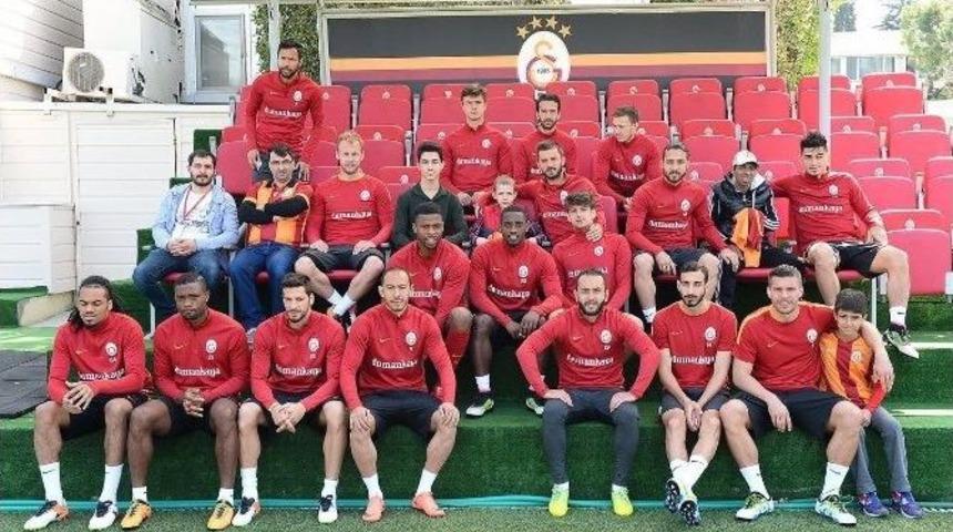 Kanser Hastası Gencin Galatasaray Sevgisi