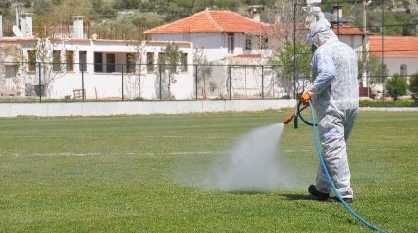 Sivrisenekle M&uuml;cadele S&uuml;r&uuml;yor