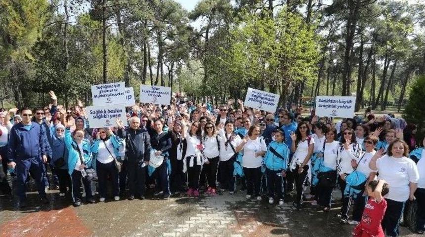 Sağlık İ&ccedil;in Zumba Yaptılar