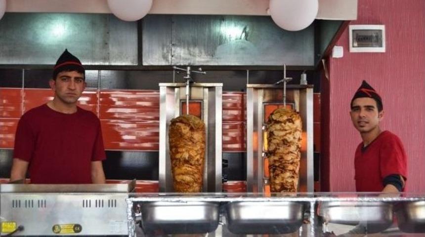 Ayvalık&rsquo;ta Kelebek D&ouml;ner&rsquo;e İlgi Yoğun Oldu