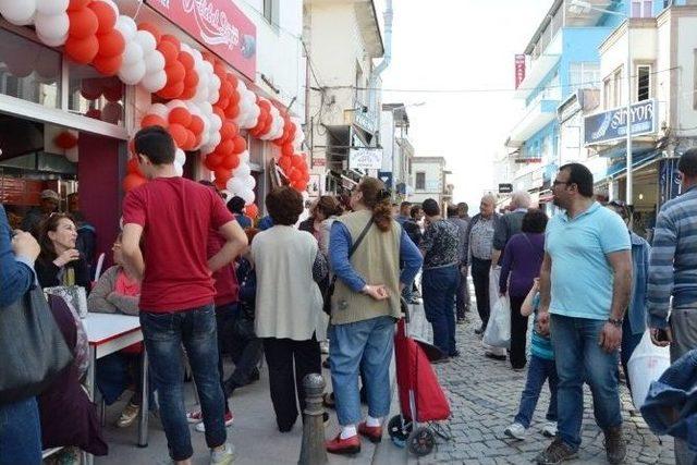 Ayvalık’ta Kelebek Döner’e İlgi Yoğun Oldu