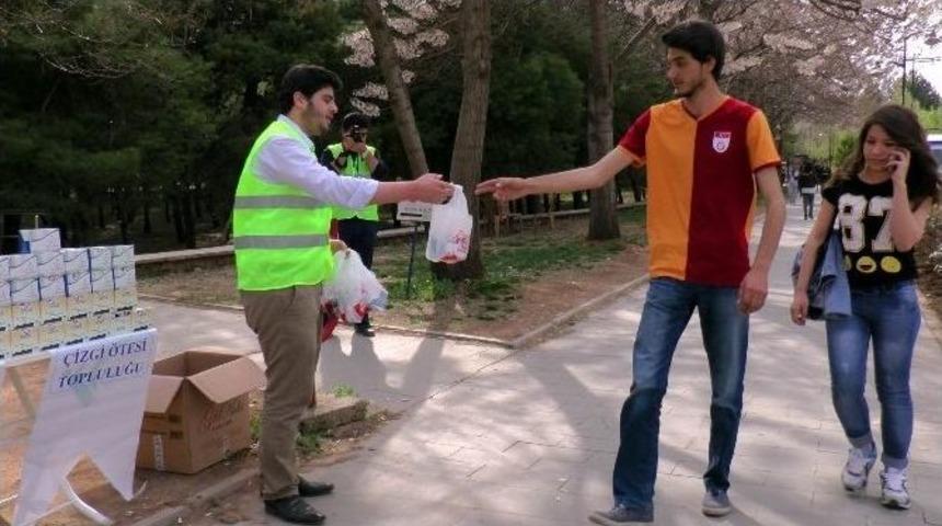 &Uuml;niversite &Ouml;ğrencilerine Kandil Simidi