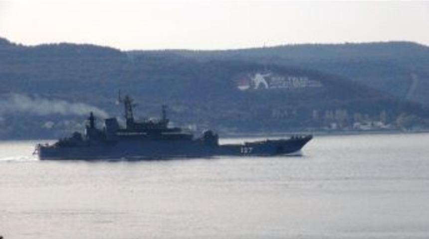 Rus Savaş Gemisi &Ccedil;anakkale Boğazından Ge&ccedil;ti