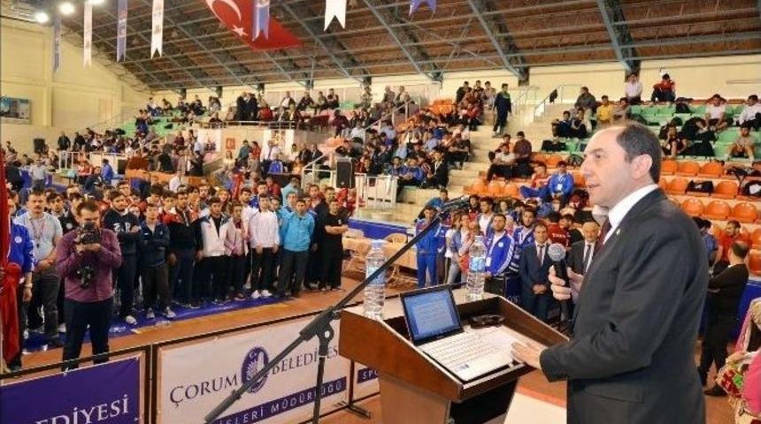 &Uuml;niversiteler Arası T&uuml;rkiye G&uuml;reş Şampiyonası &Ccedil;orum&rsquo;da Başladı