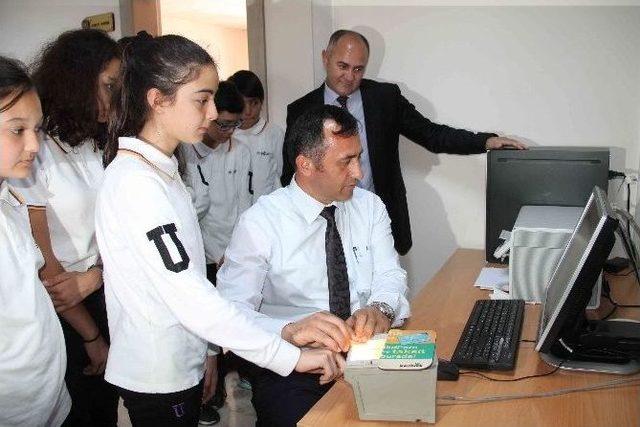 Fethiye’de Öğrenciler Polisin Çalışmalarını İzledi