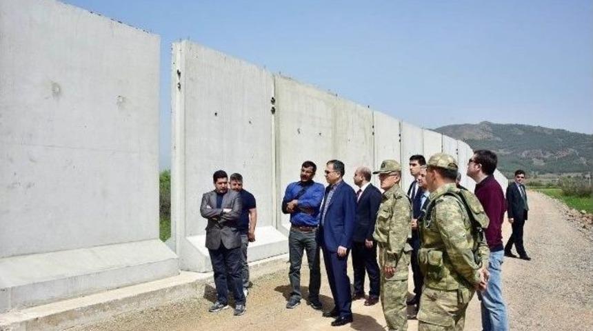 Vali Yerlikaya Sınırda İncelemelerde Bulundu