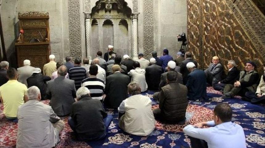 Kayseri&rsquo;de Regaip Kandili Dolayısıyla Program D&uuml;zenlendi