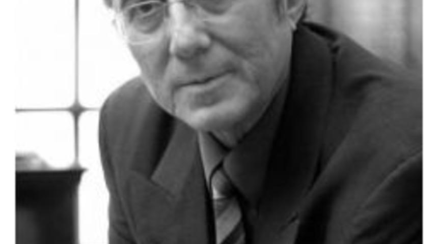 Şair Ataol Behramoğlu&rsquo;nun Heykeli Dikilecek