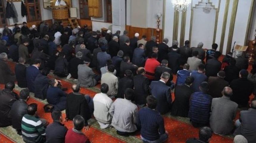 Regaib Kandili M&uuml;nasebetiyle Mevlit Ve Hatim Programı D&uuml;zenlendi